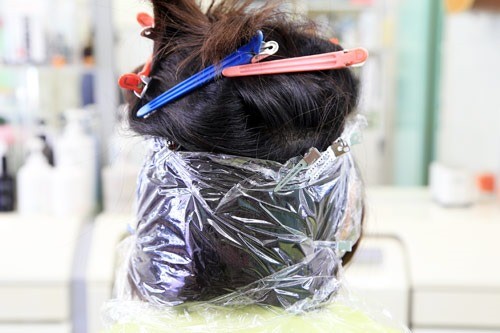 表面の髪だけの縮毛矯正も可能です ショートヘアとボブスタイルの方が多いヘアサロン オーパス21 近鉄とjr永和から徒歩8分