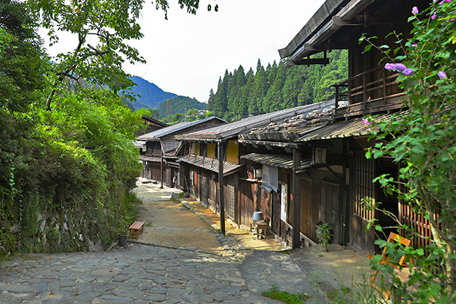 妻籠宿の道