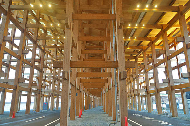 大屋根リング木造建築の構造美