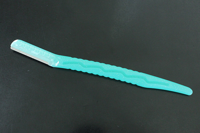 100均で買える一枚刃カミソリ