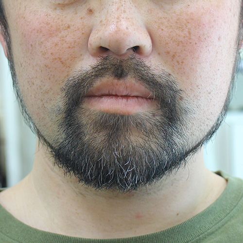 髭カット ヒゲトリミング 東大阪 理容室 施術前 正面